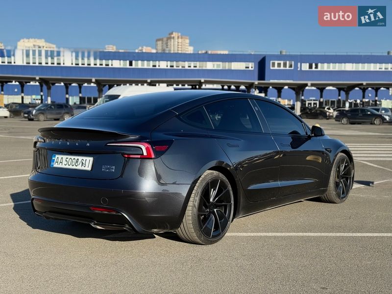 Седан Tesla Model 3 2024 в Киеве