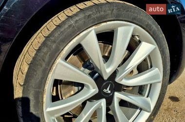 Седан Tesla Model 3 2018 в Луцке