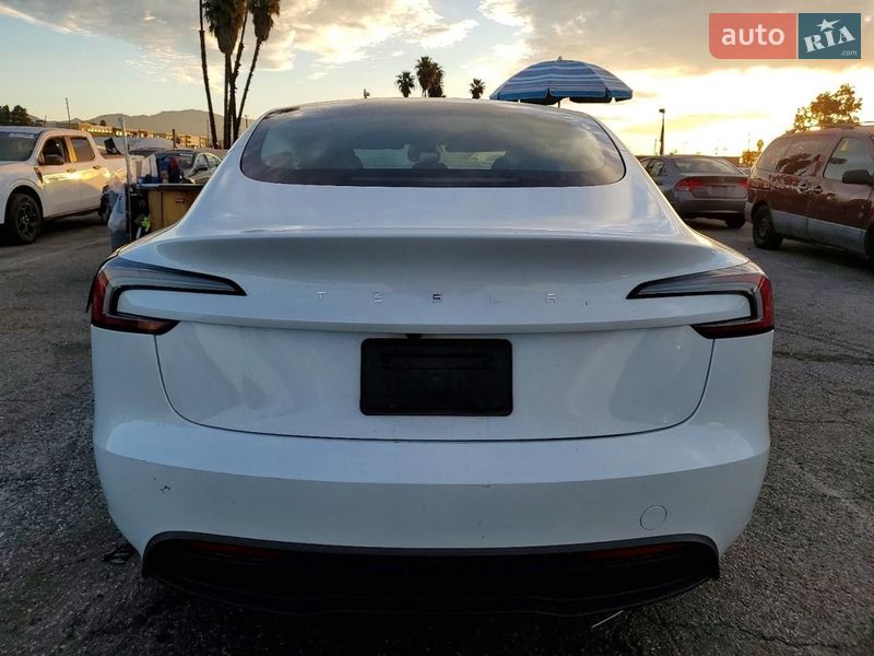 Седан Tesla Model 3 2024 в Калиновке