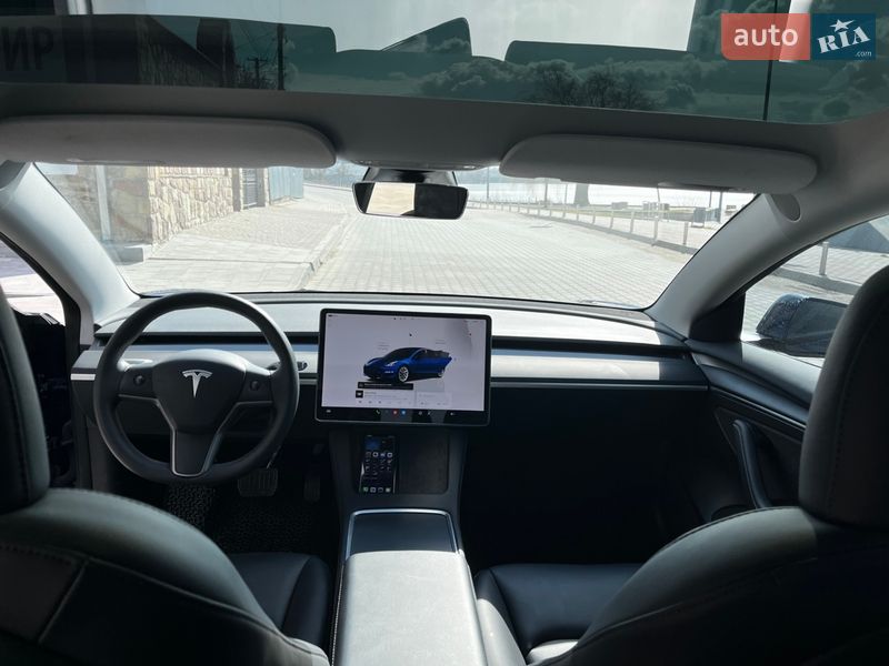 Седан Tesla Model 3 2023 в Тернополе