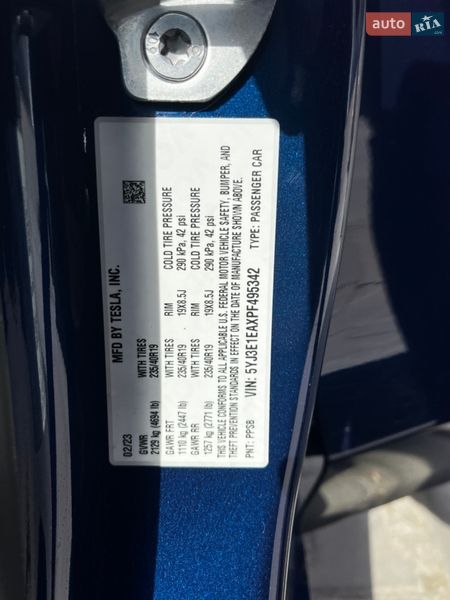 Седан Tesla Model 3 2023 в Тернополе