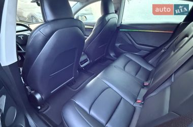 Седан Tesla Model 3 2023 в Львове