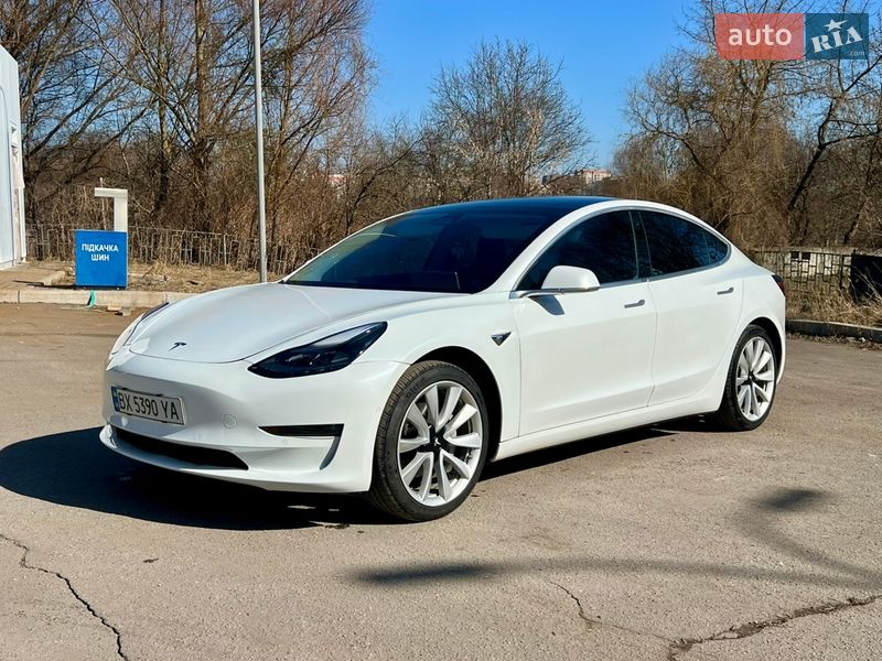 Tesla Model 3 2019