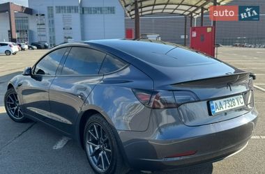 Седан Tesla Model 3 2022 в Киеве