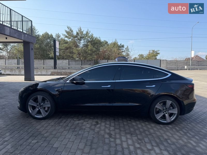 Седан Tesla Model 3 2020 в Киеве фото 4 Седан Tesla Model 3 2020 в Киеве