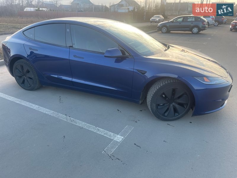 Седан Tesla Model 3 2024 в Киеве