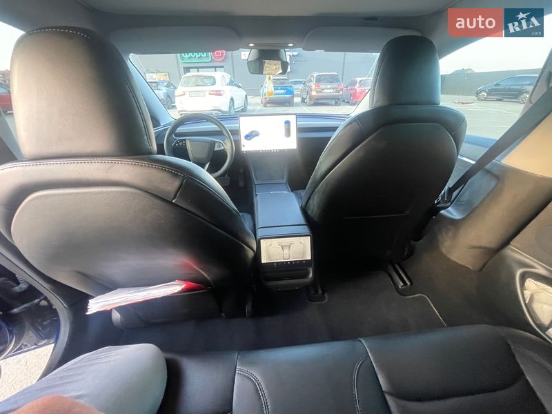 Седан Tesla Model 3 2024 в Киеве