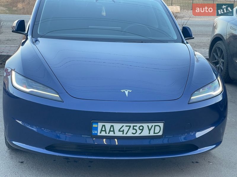 Седан Tesla Model 3 2024 в Киеве