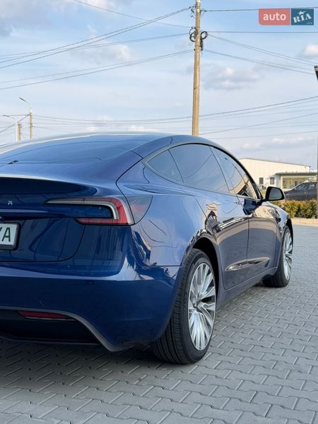 Седан Tesla Model 3 2025 в Хусте