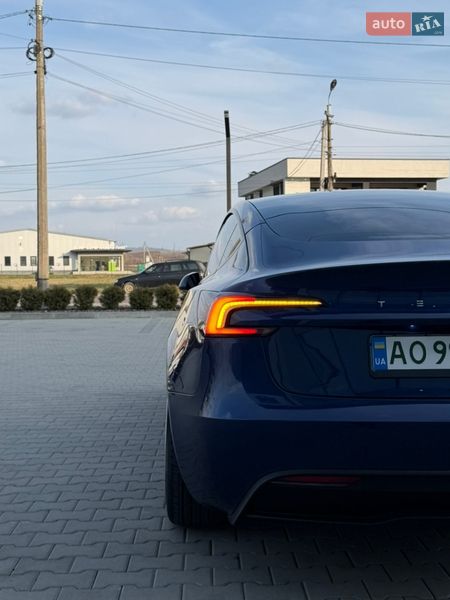 Седан Tesla Model 3 2025 в Хусте