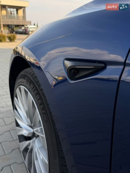 Седан Tesla Model 3 2025 в Хусте