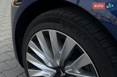 Седан Tesla Model 3 2025 в Хусте
