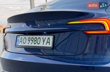 Седан Tesla Model 3 2025 в Хусте