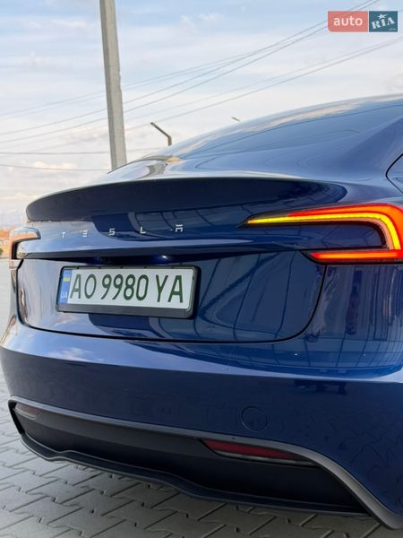 Седан Tesla Model 3 2025 в Хусте
