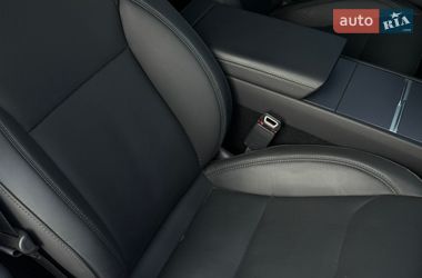 Седан Tesla Model 3 2025 в Хусте
