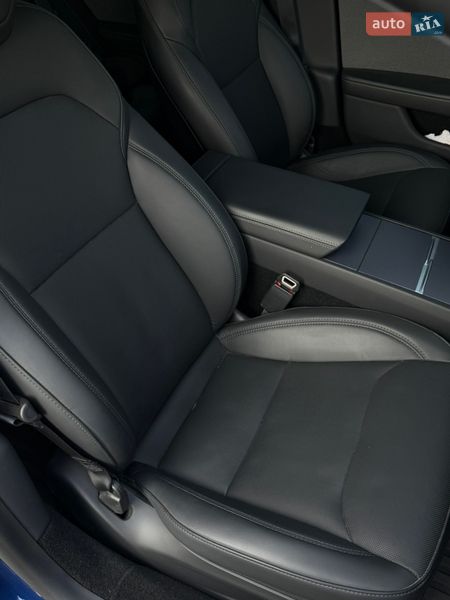 Седан Tesla Model 3 2025 в Хусте