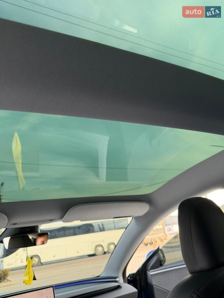 Седан Tesla Model 3 2025 в Хусте