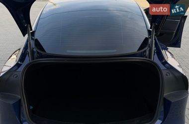 Седан Tesla Model 3 2025 в Хусте