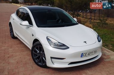Седан Tesla Model 3 2019 в Черновцах