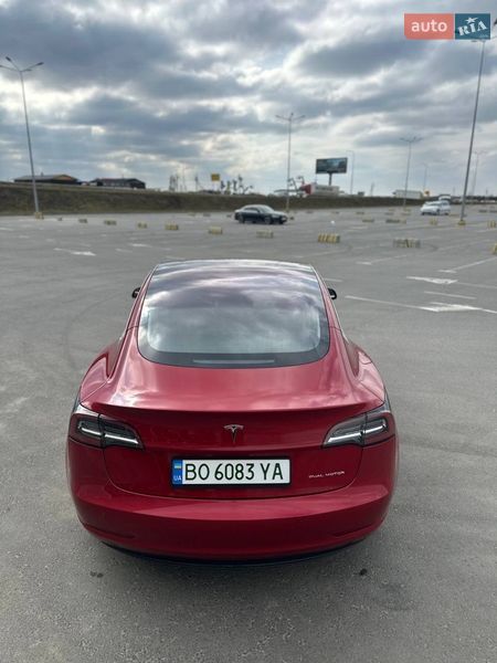 Седан Tesla Model 3 2019 в Львові