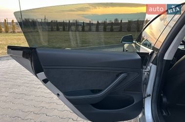 Седан Tesla Model 3 2017 в Луцьку