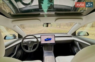 Седан Tesla Model 3 2022 в Львове