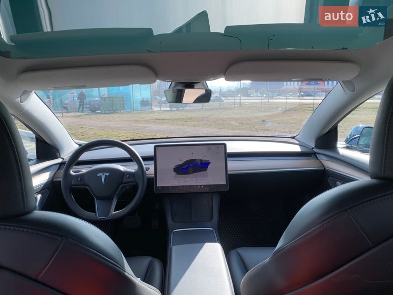 Седан Tesla Model 3 2022 в Киеве