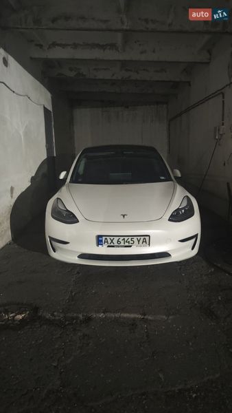 Седан Tesla Model 3 2021 в Нових Санжарах