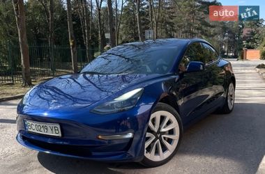 Седан Tesla Model 3 2022 в Львове