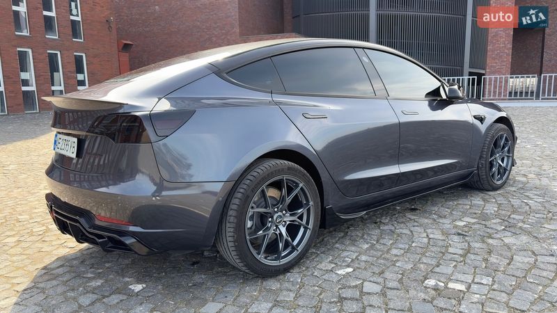 Седан Tesla Model 3 2022 в Дніпрі