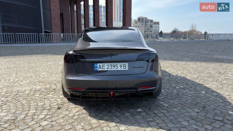 Седан Tesla Model 3 2022 в Дніпрі