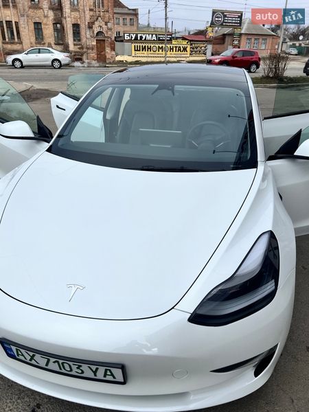 Седан Tesla Model 3 2023 в Луцьку