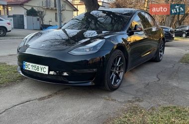 Седан Tesla Model 3 2021 в Львове