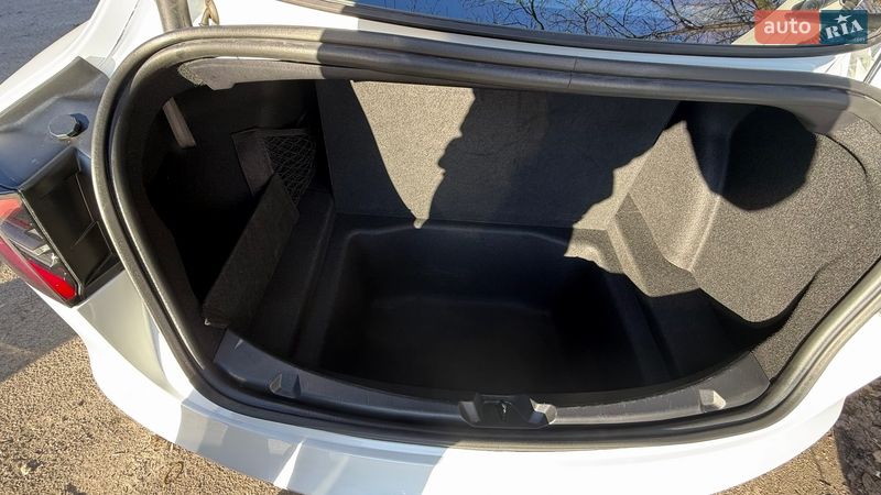Седан Tesla Model 3 2022 в Києві