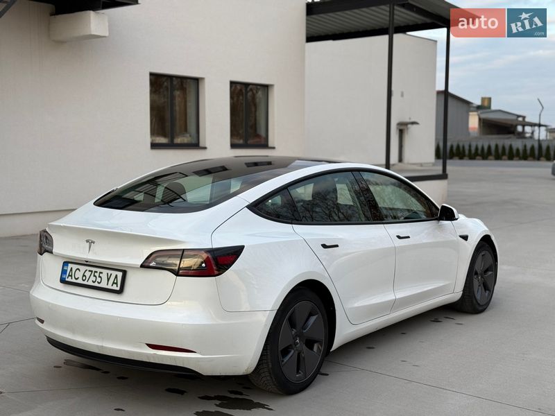 Седан Tesla Model 3 2021 в Луцке
