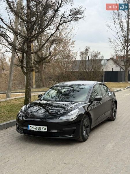 Седан Tesla Model 3 2021 в Звягелі