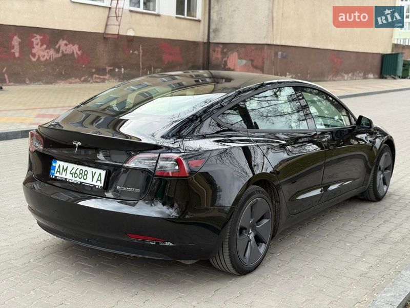 Седан Tesla Model 3 2021 в Звягелі