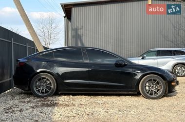 Седан Tesla Model 3 2022 в Івано-Франківську
