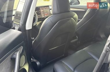 Седан Tesla Model 3 2022 в Івано-Франківську