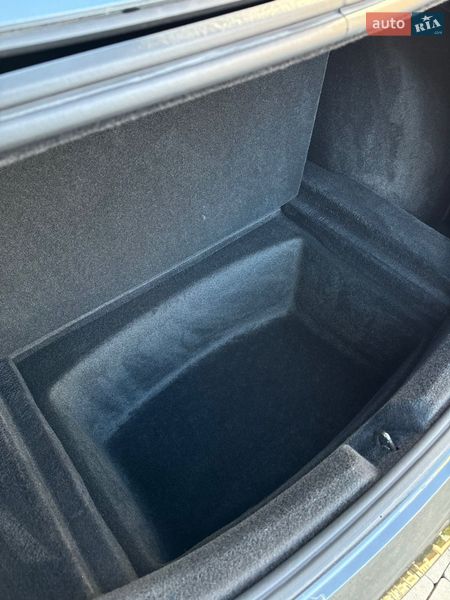 Седан Tesla Model 3 2024 в Черновцах