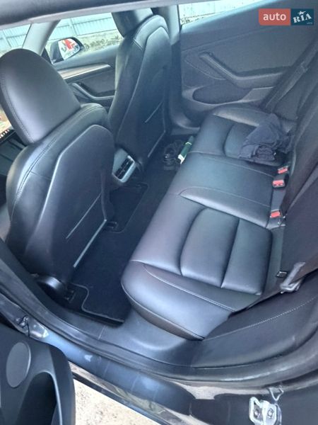 Седан Tesla Model 3 2023 в Яворові