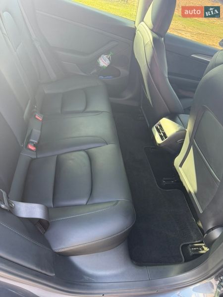 Седан Tesla Model 3 2023 в Яворові