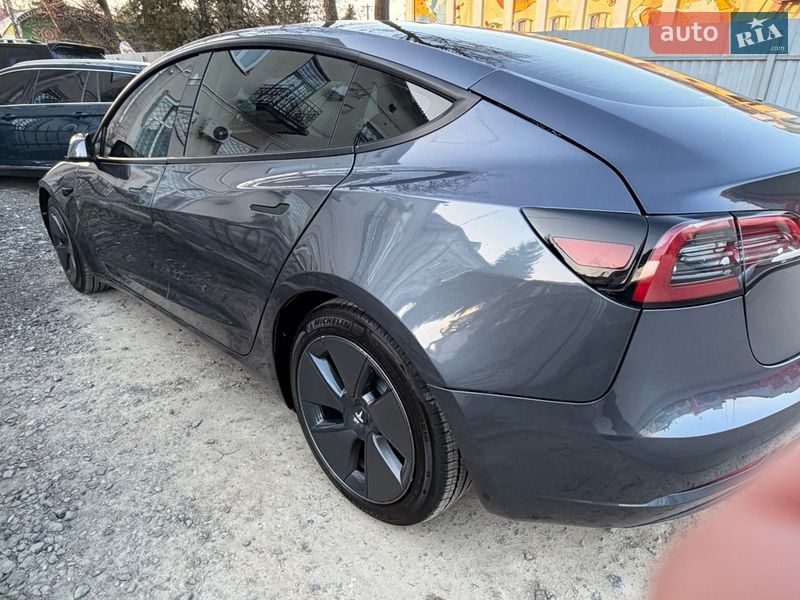 Седан Tesla Model 3 2023 в Яворові
