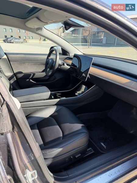 Седан Tesla Model 3 2020 в Львове фото 17 Седан Tesla Model 3 2020 в Львове