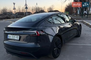 Седан Tesla Model 3 2025 в Киеве