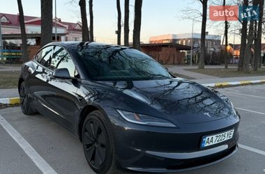 Седан Tesla Model 3 2025 в Киеве