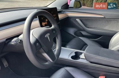 Седан Tesla Model 3 2022 в Львове