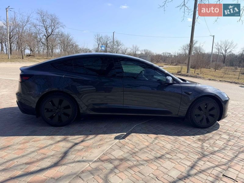Седан Tesla Model 3 2024 в Кропивницькому