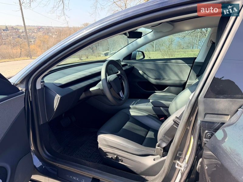 Седан Tesla Model 3 2024 в Кропивницькому