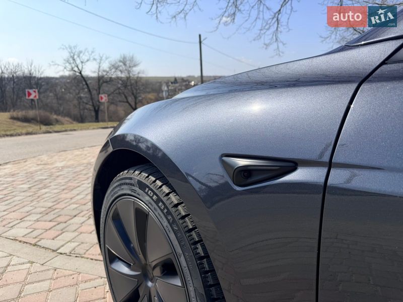 Седан Tesla Model 3 2024 в Кропивницькому